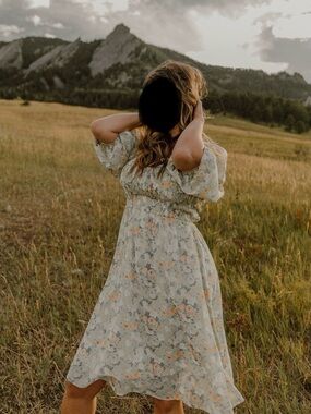 Love Sage Green Floral Puff-Sleeve Midi Dress